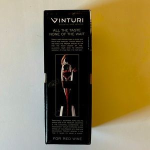 Vinturi brand red wine aerator.